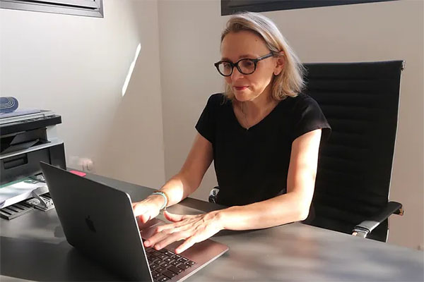 Anne-Cécile LEGOLL, psychomotricienne à Sainte-Tulle, dans les Alpes-de-Haute-Provence